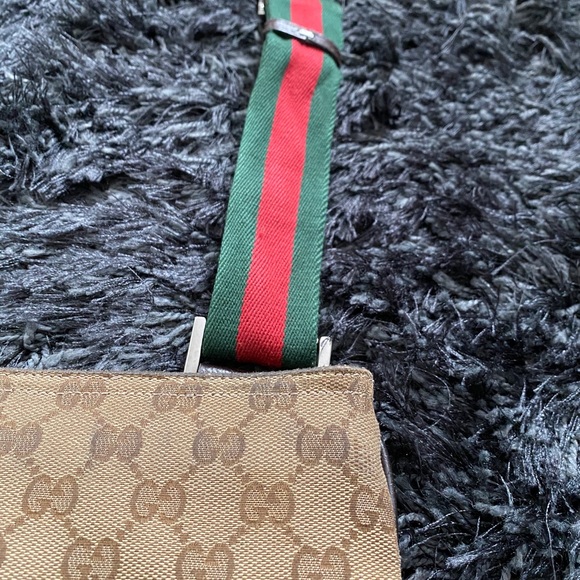Gucci Monogram messenger - Picture 5 of 6